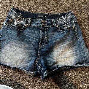 Miss Me shorts size 36